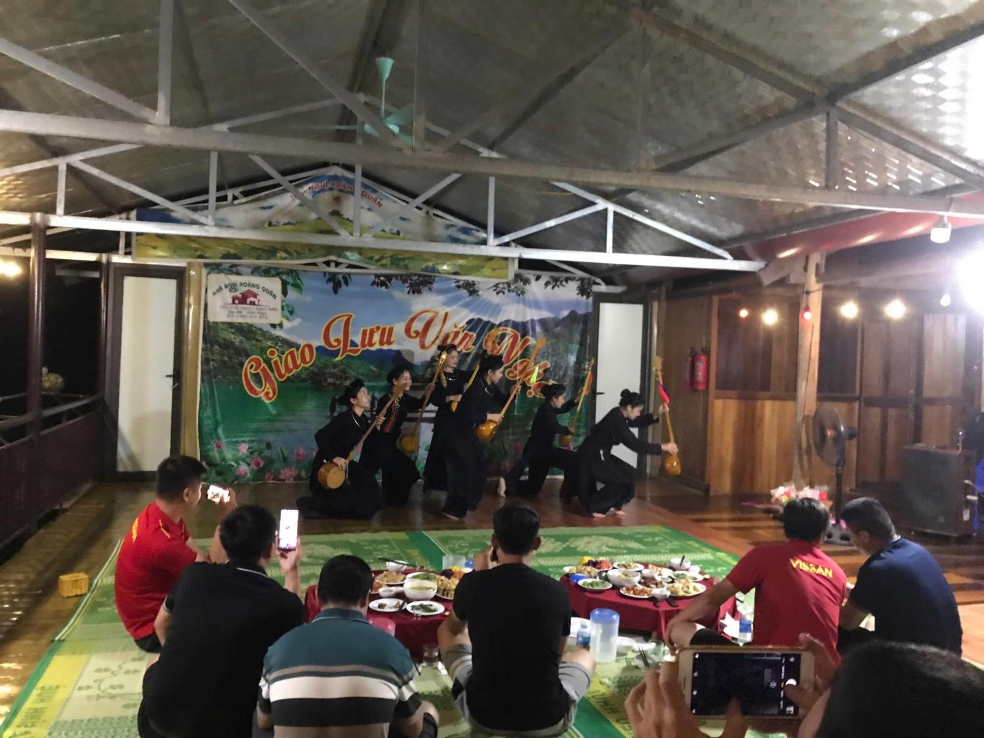 Hoang Quan Homestay Ba Be Exteriör bild